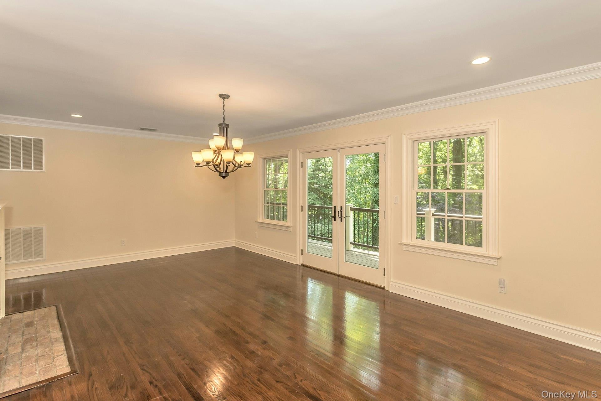 10 Laurel Cove Road