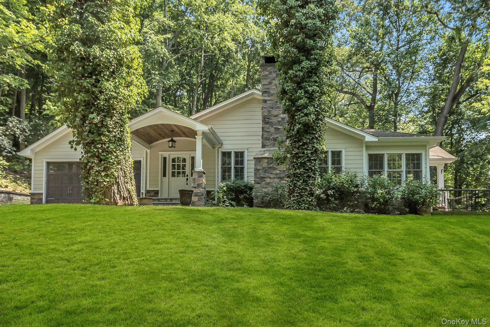10 Laurel Cove Road