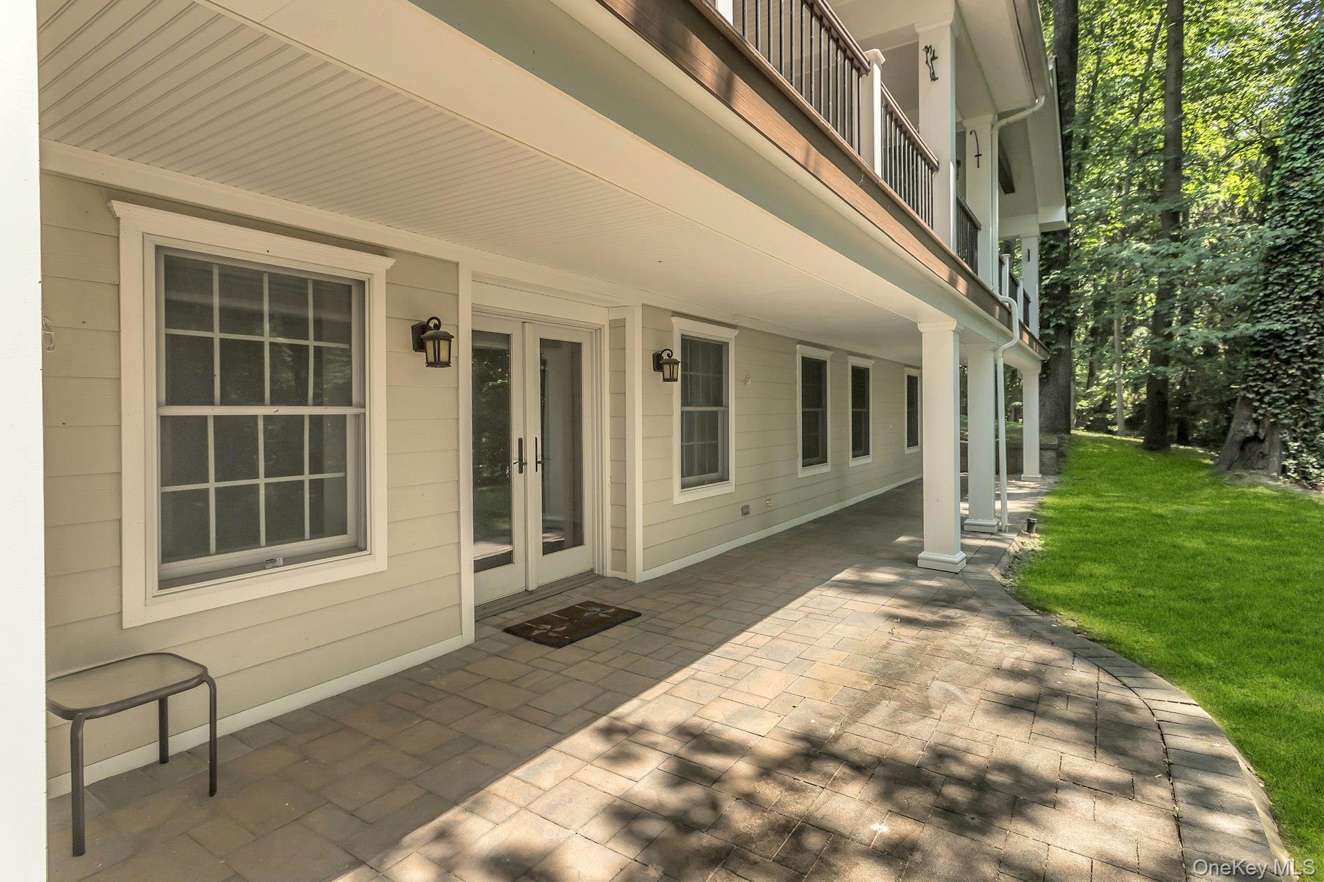 10 Laurel Cove Road