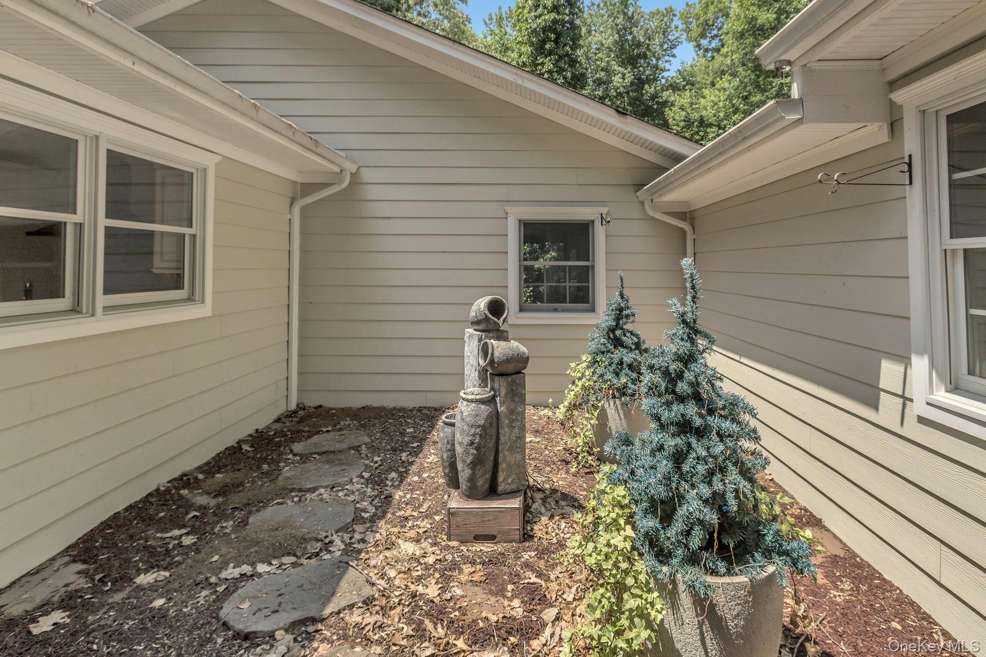 10 Laurel Cove Road