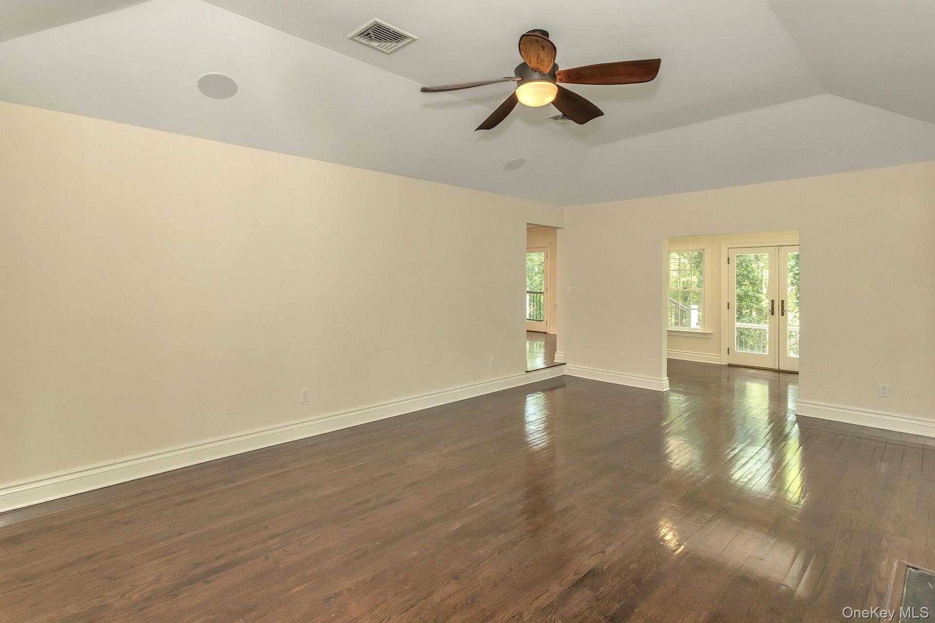 10 Laurel Cove Road