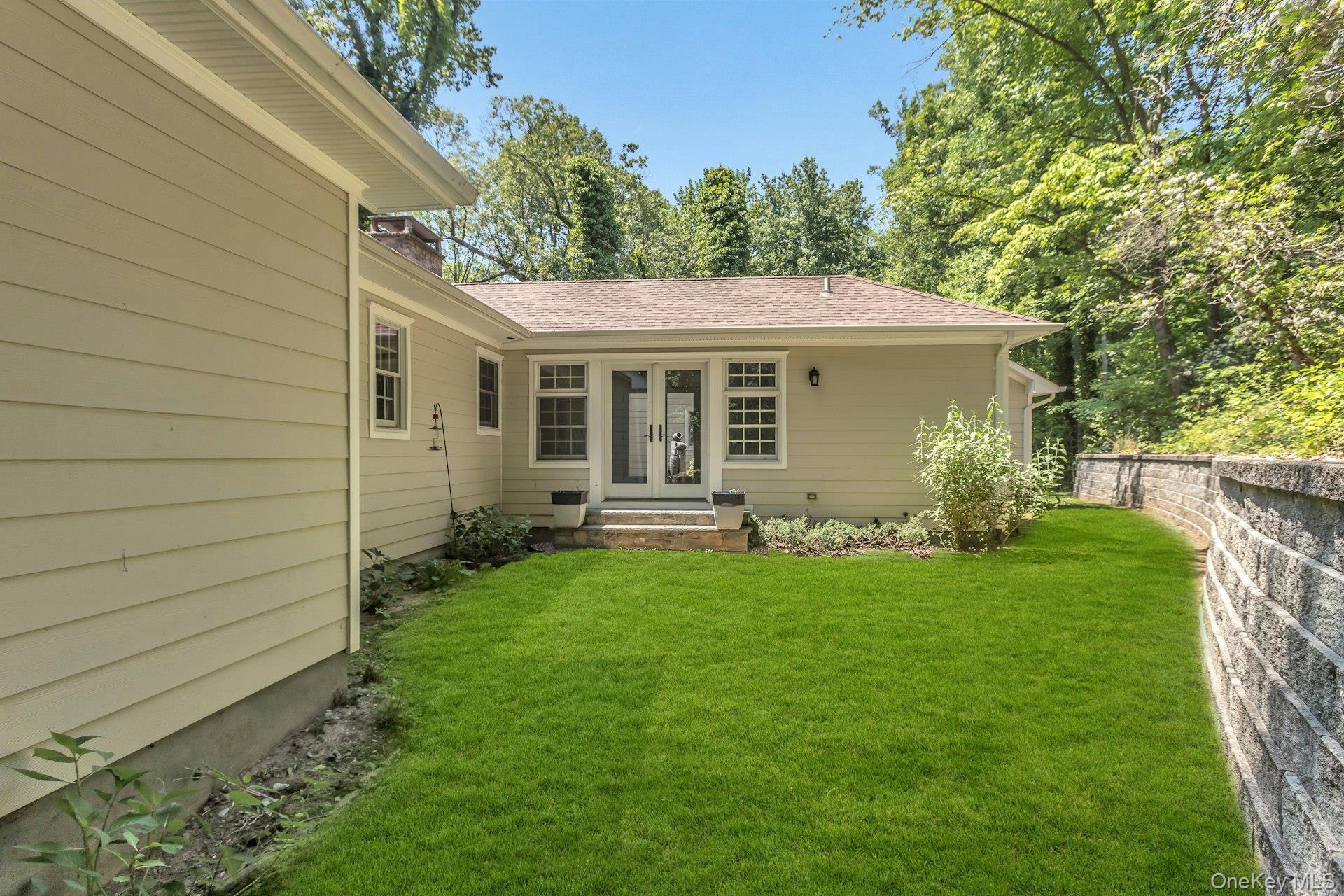 10 Laurel Cove Road
