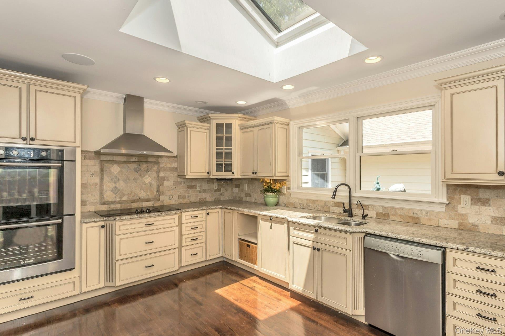 10 Laurel Cove Road