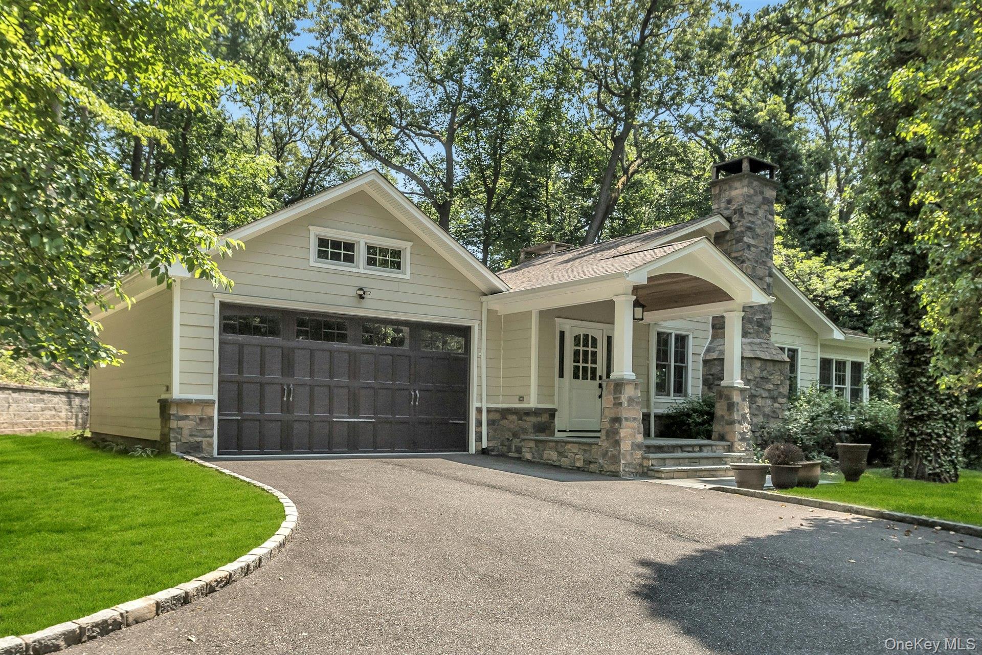10 Laurel Cove Road