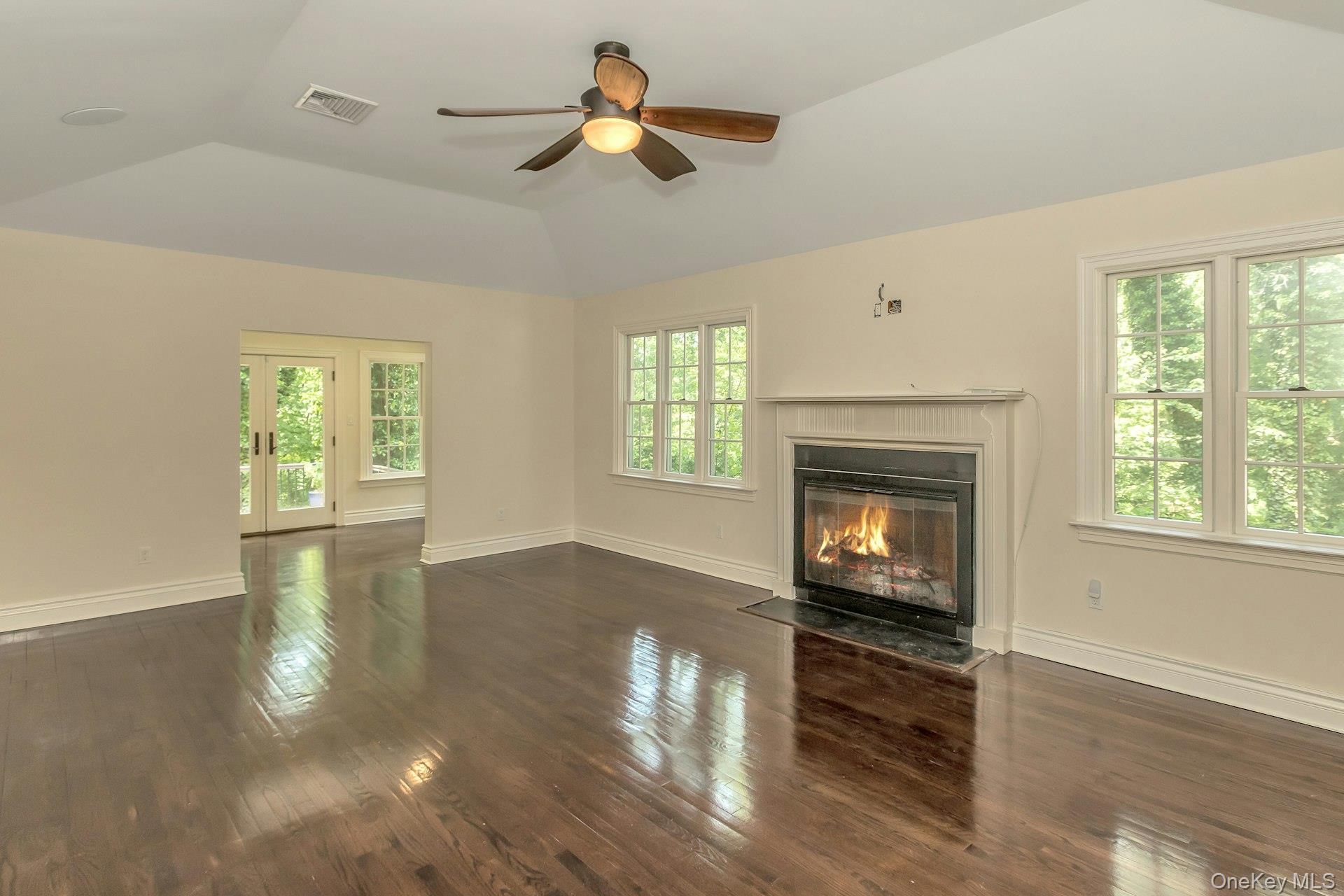 10 Laurel Cove Road