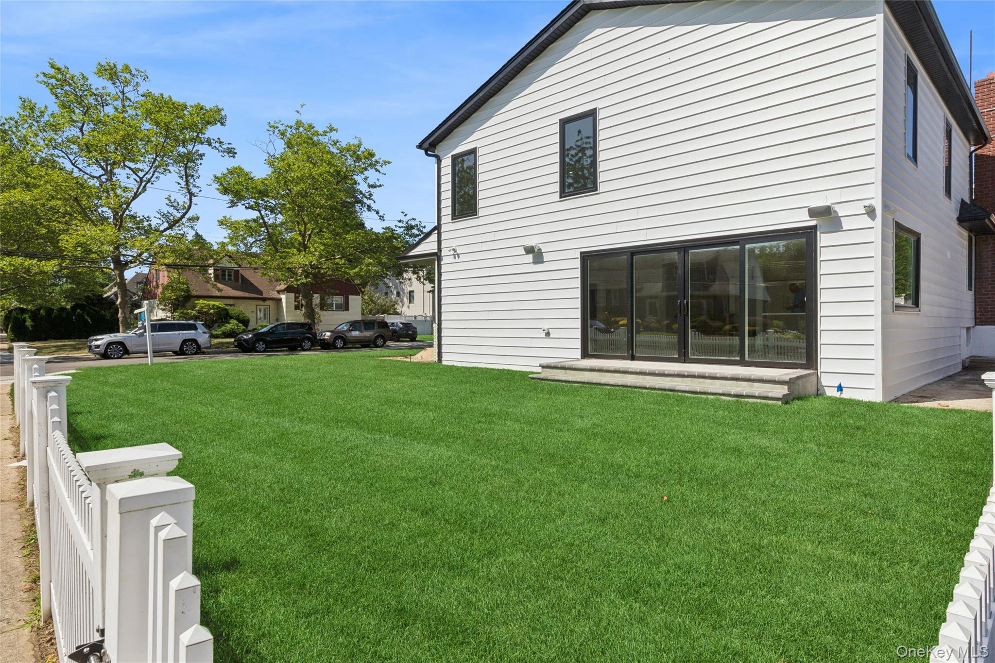 934 Eileen Terrace