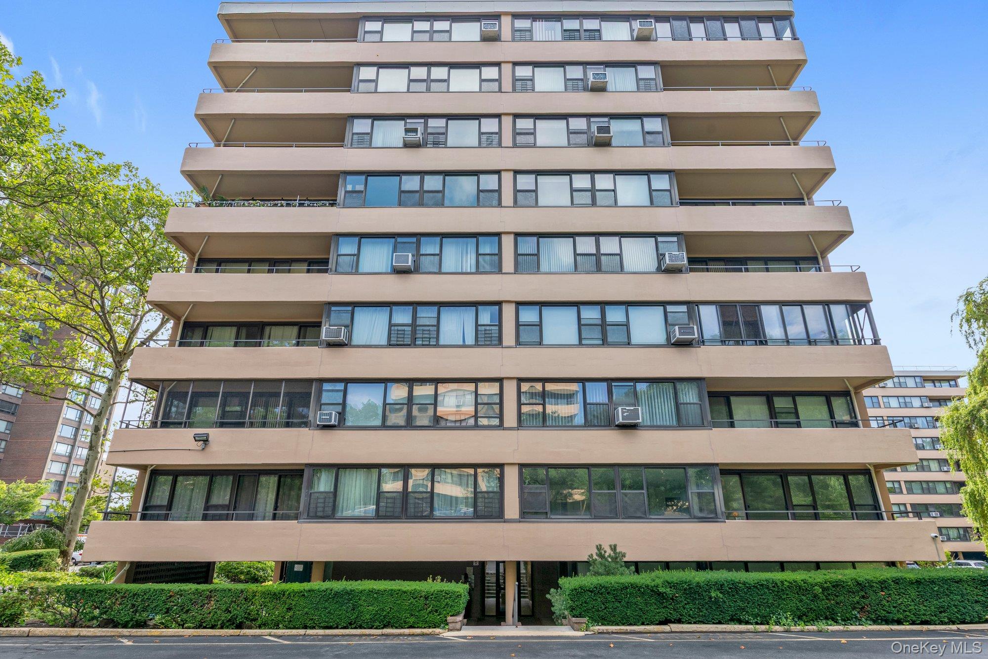 166-10 Powells Cove Boulevard Unit: 5D