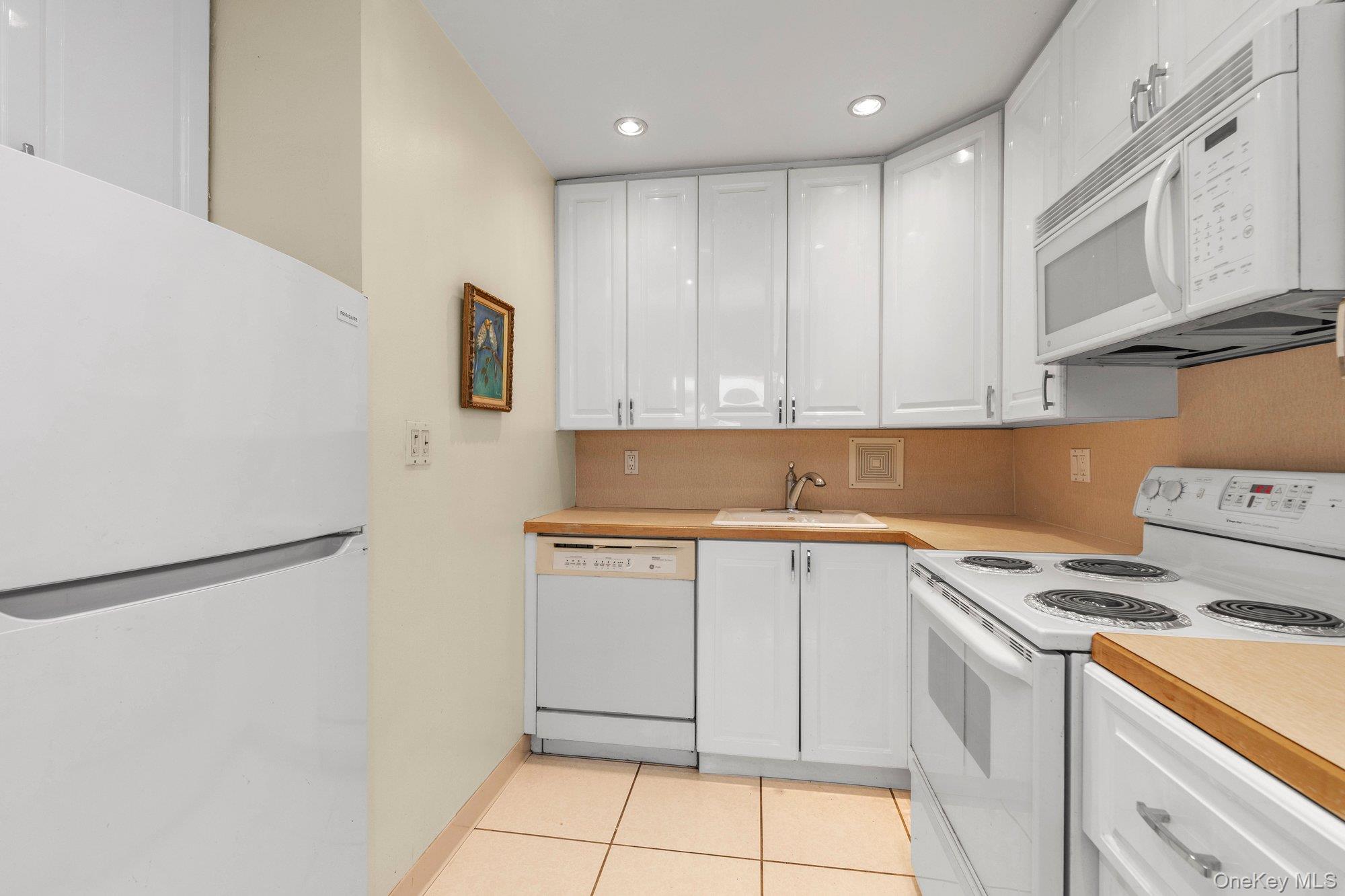 166-10 Powells Cove Boulevard Unit: 5D