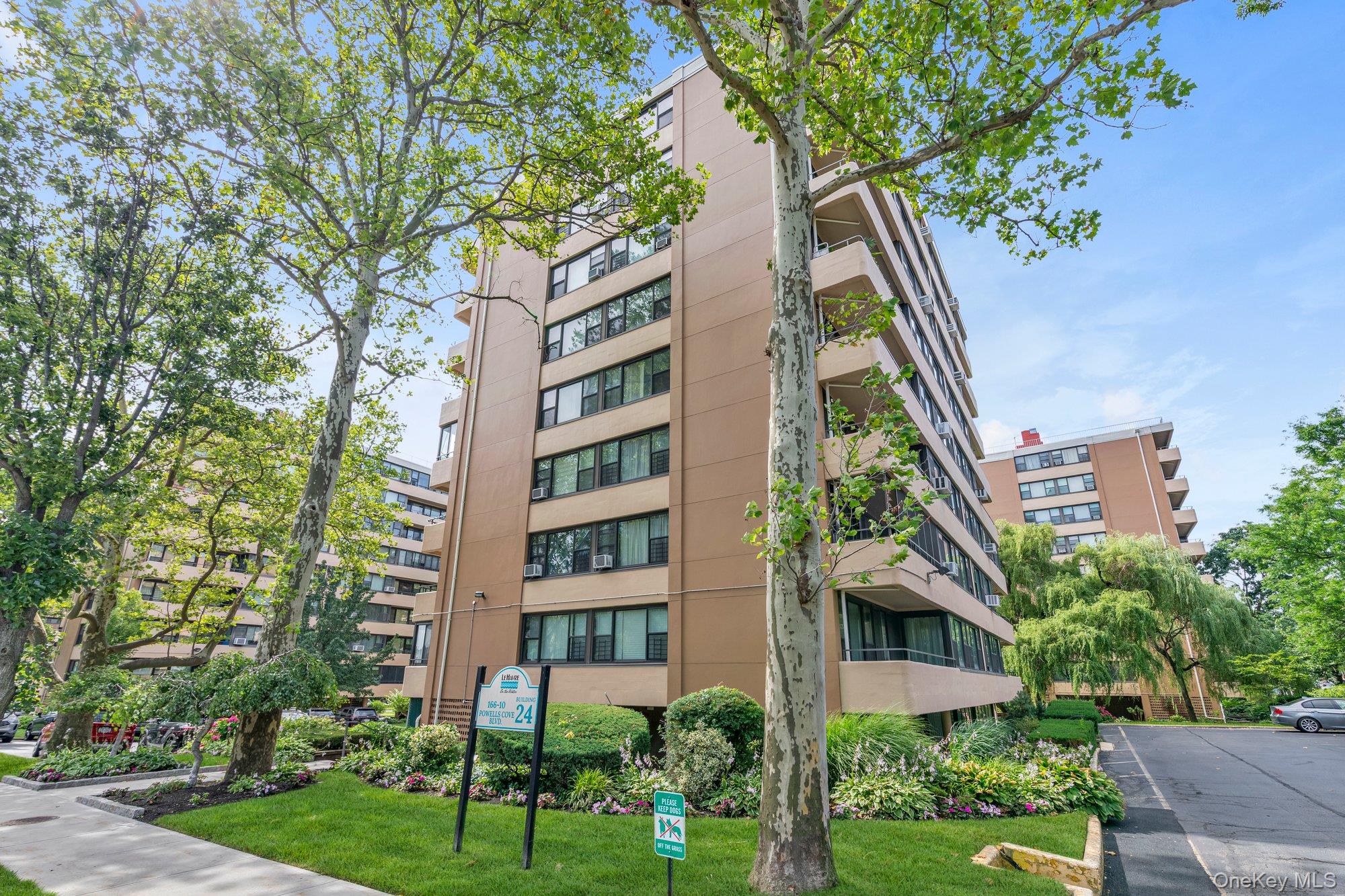 166-10 Powells Cove Boulevard Unit: 5D