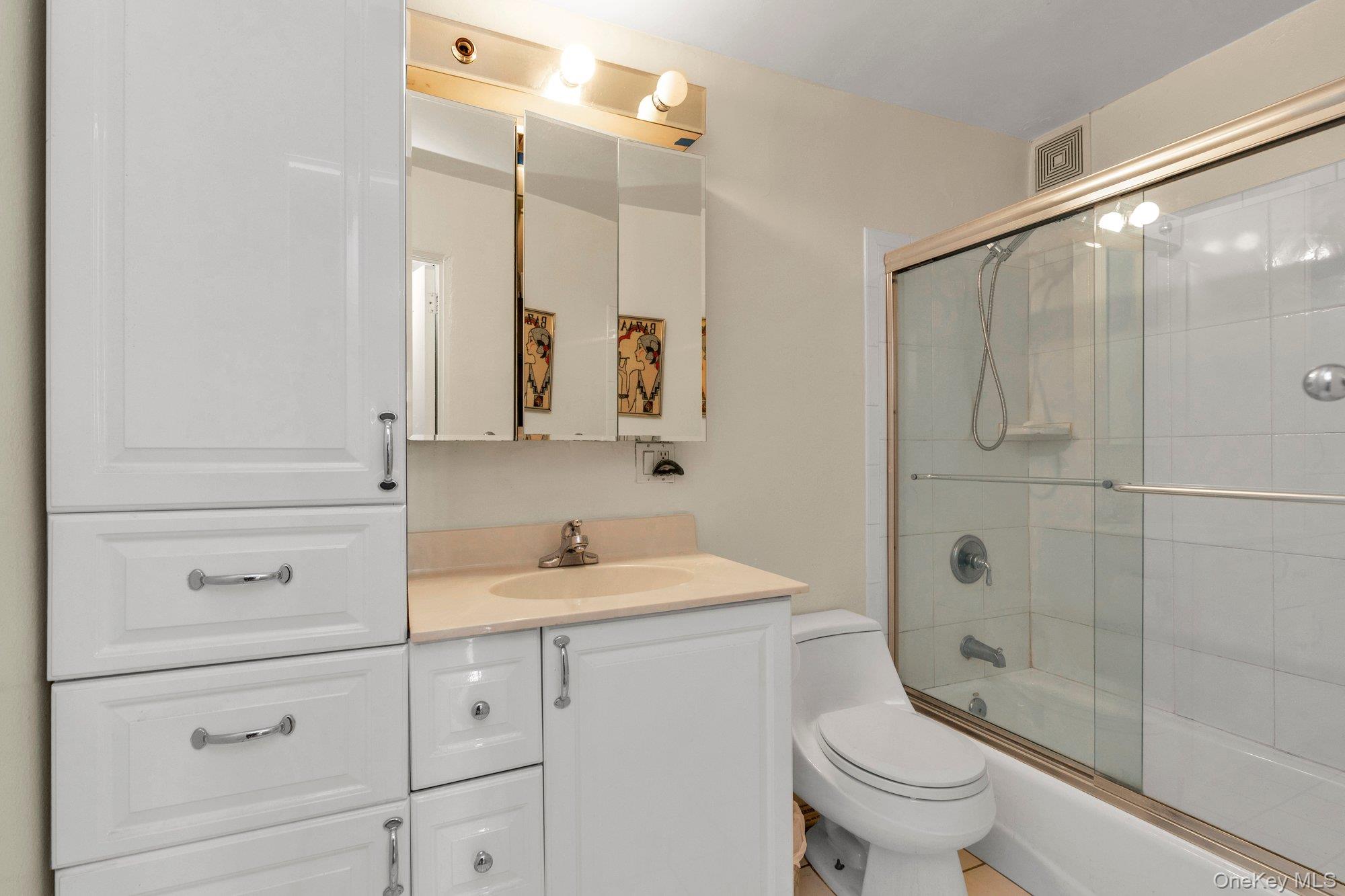166-10 Powells Cove Boulevard Unit: 5D