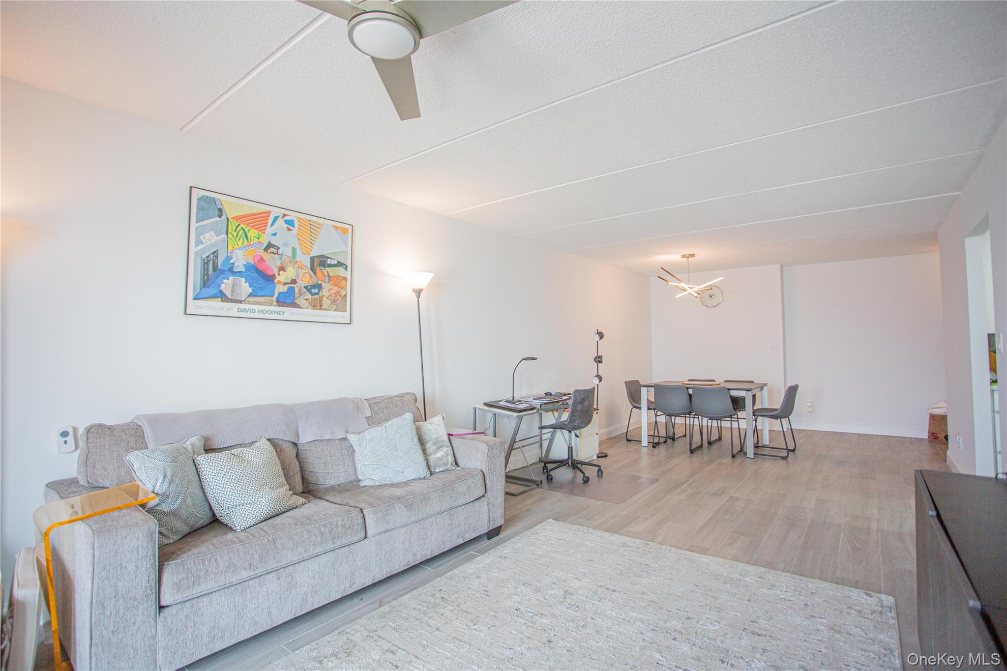 230 W Broadway Unit: 610