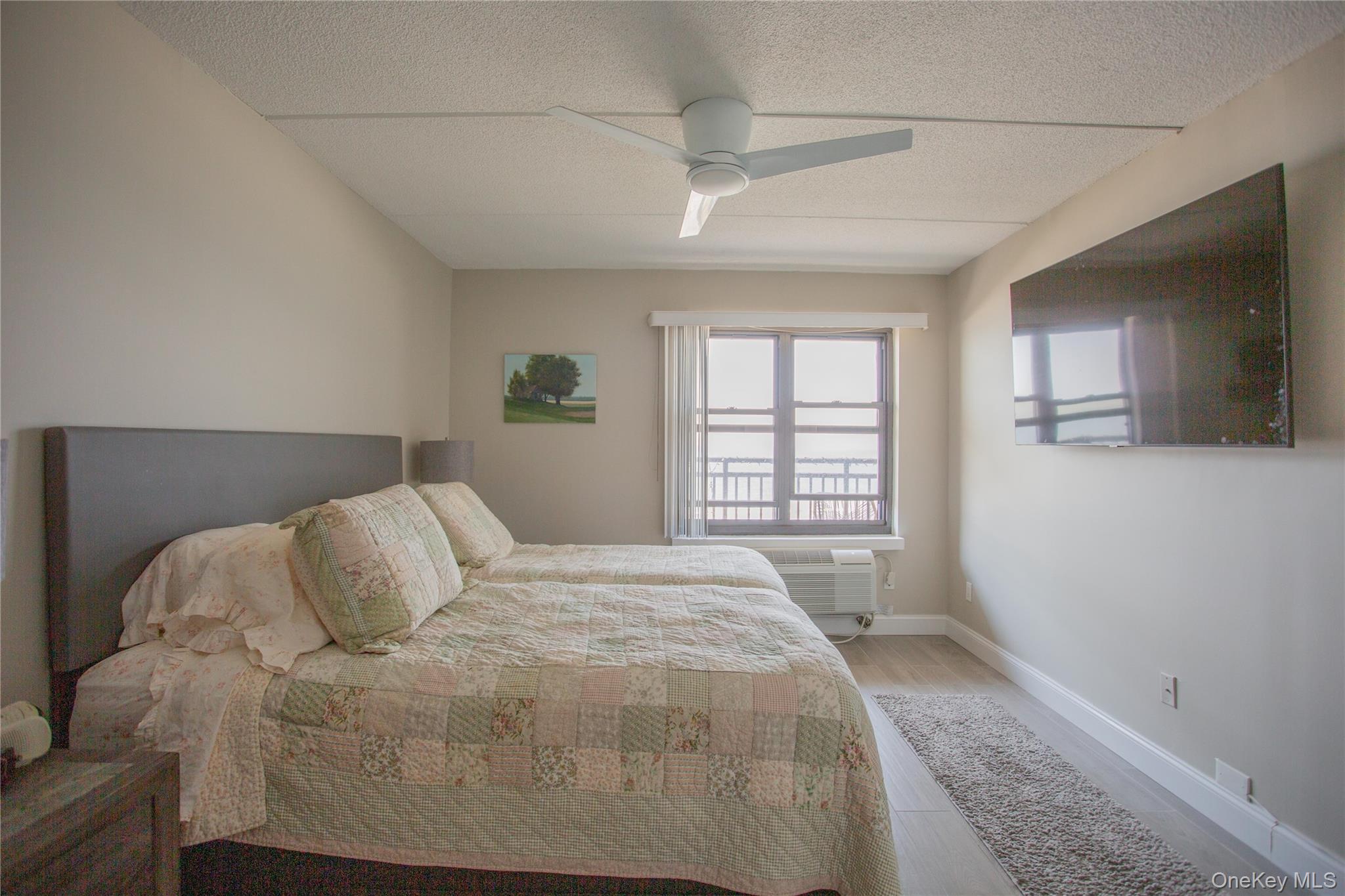 230 W Broadway Unit: 610