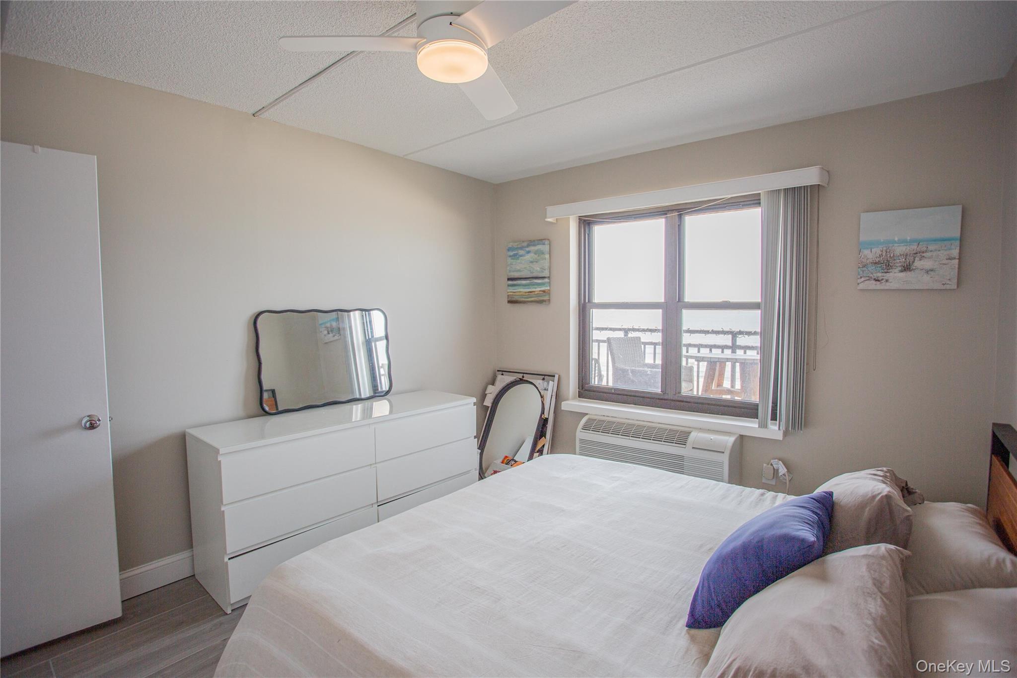 230 W Broadway Unit: 610