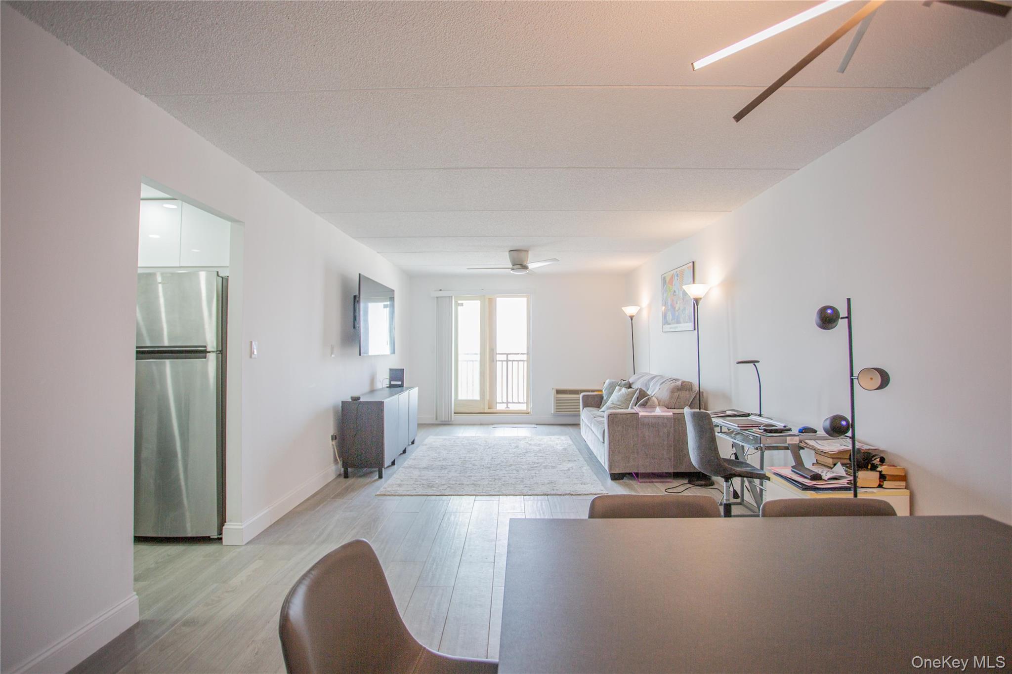 230 W Broadway Unit: 610
