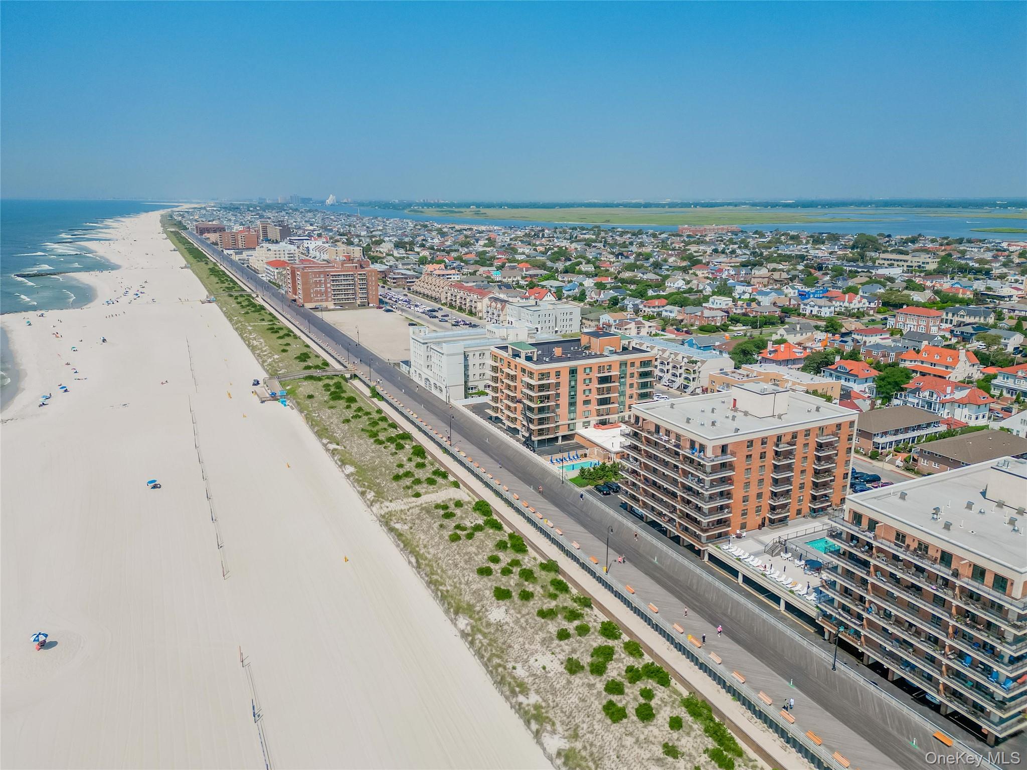 230 W Broadway Unit: 610