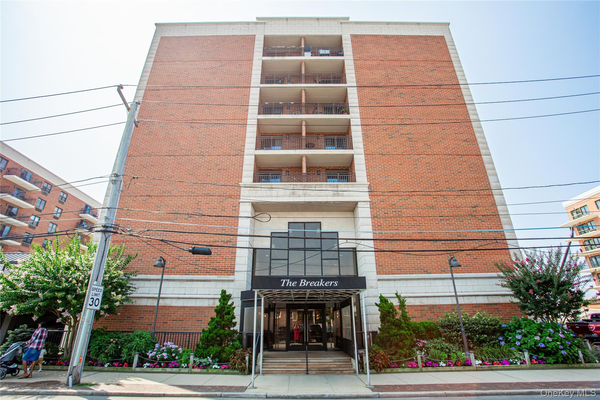 230 W Broadway Unit: 610