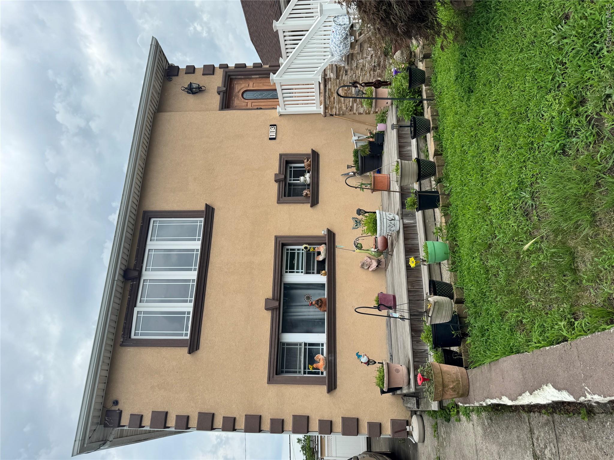 113 W Hudson Street Unit: 2