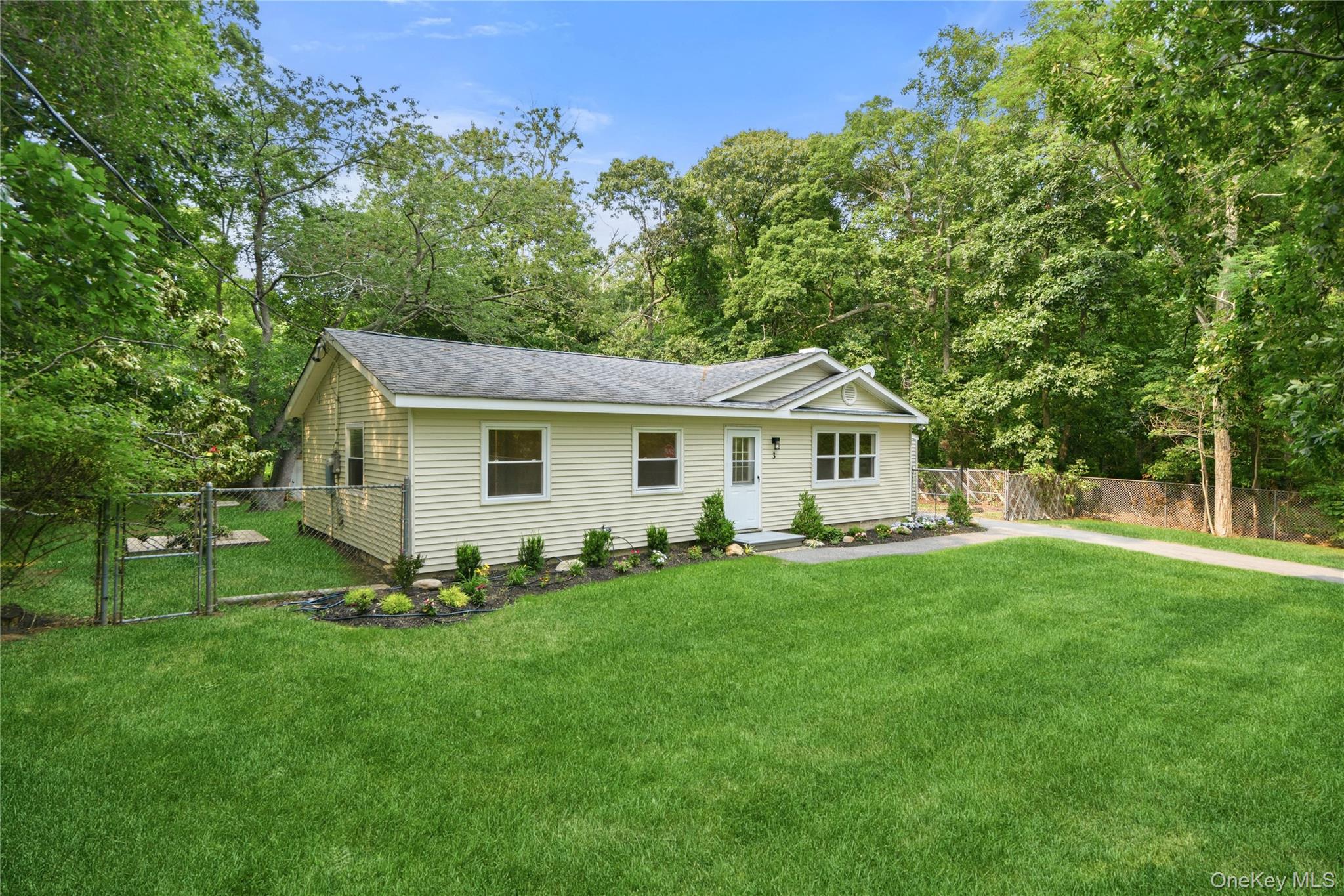 3 Aspen Road