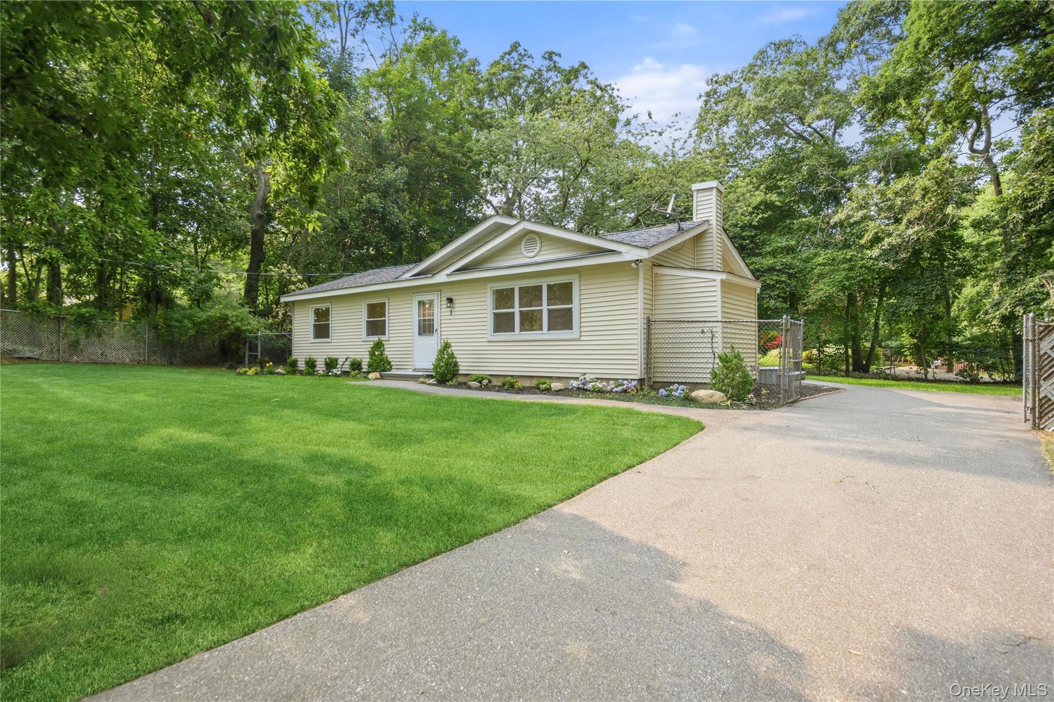 3 Aspen Road