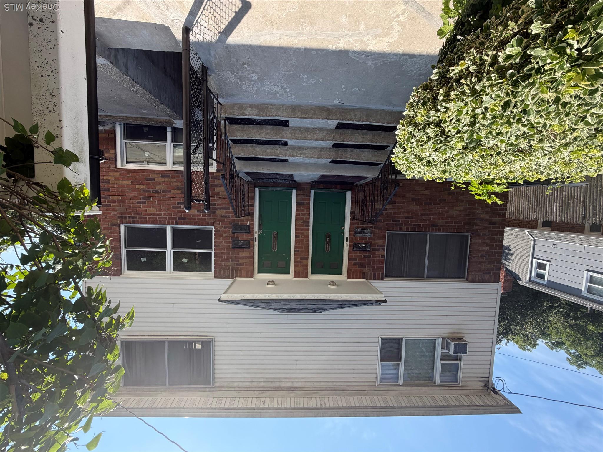 4433 244th Street Unit: First Floor