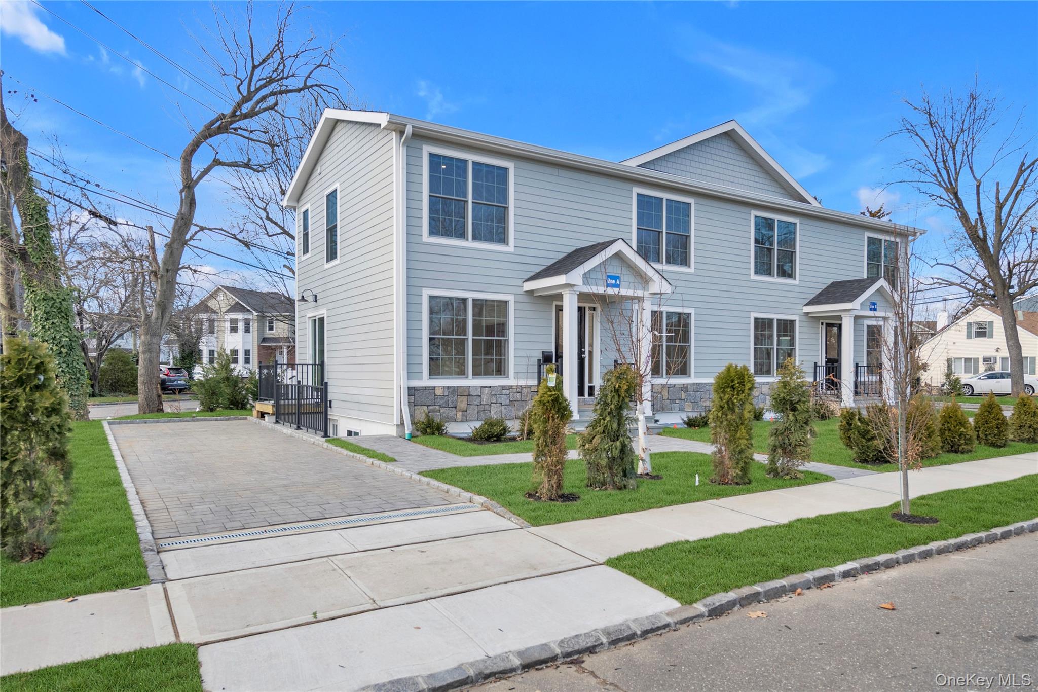 1 Manhasset