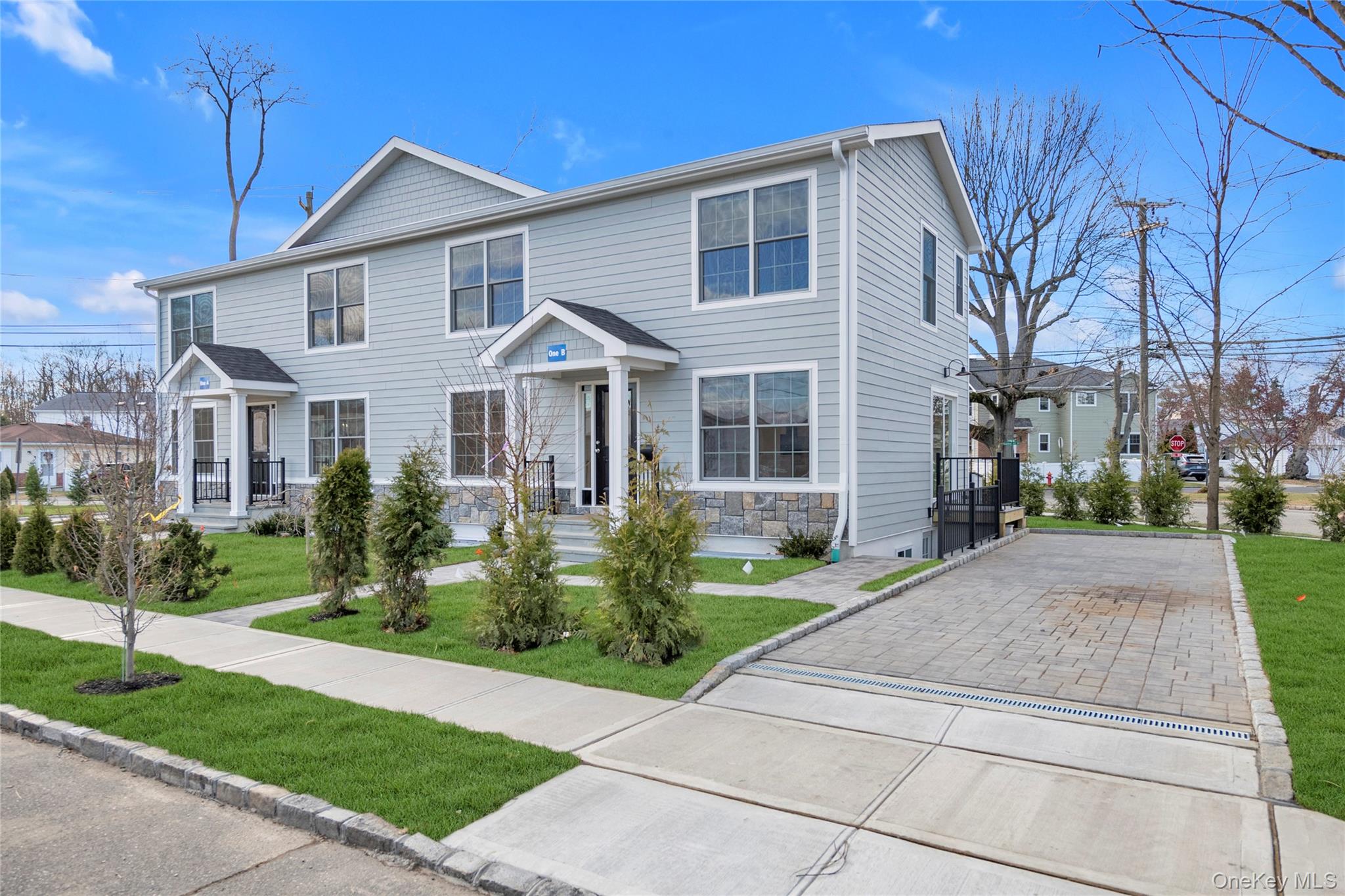 1 Manhasset