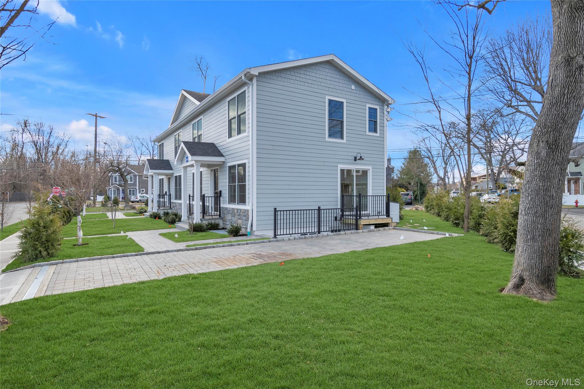 1 Manhasset