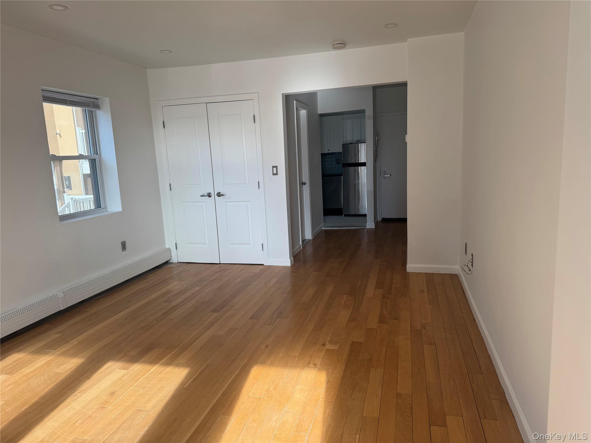 251 W Broadway Unit: 210