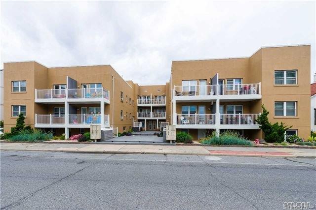 251 W Broadway Unit: 210