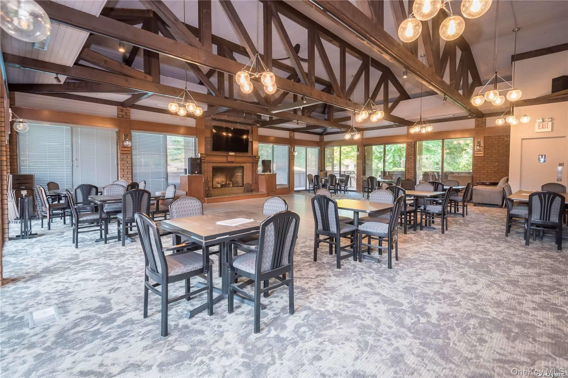 21 Spring Hollow