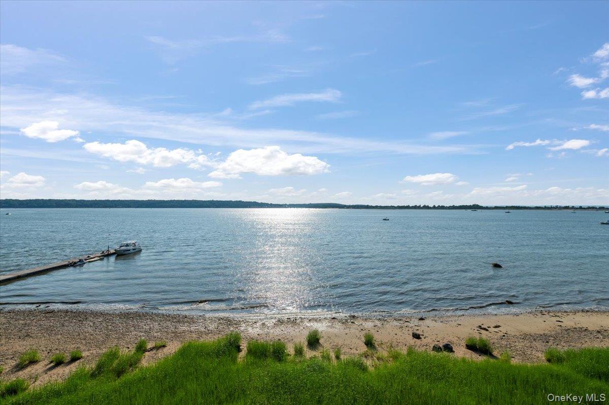 353 Centre Island Road