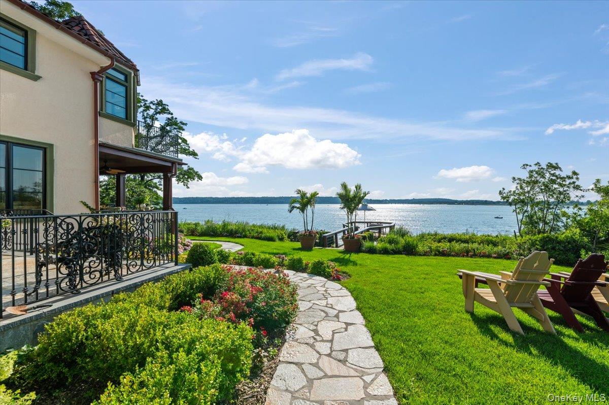 353 Centre Island Road