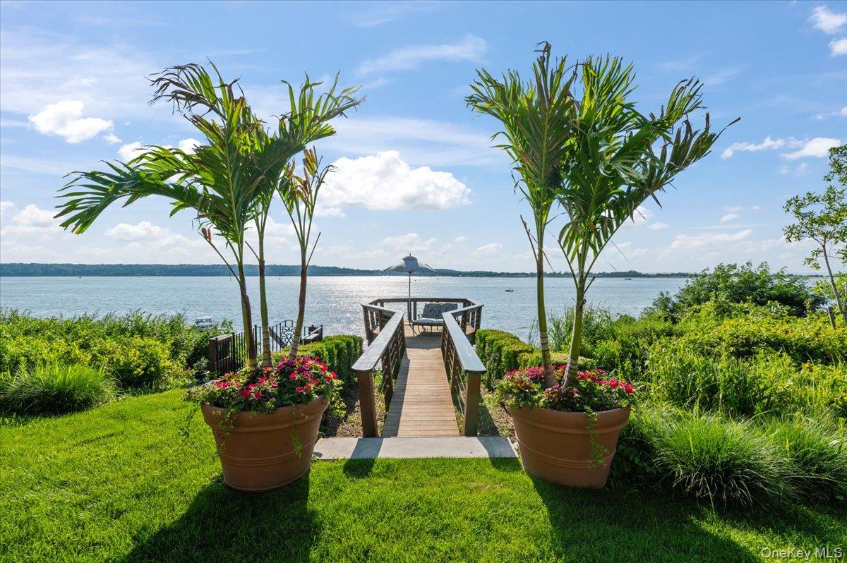 353 Centre Island Road