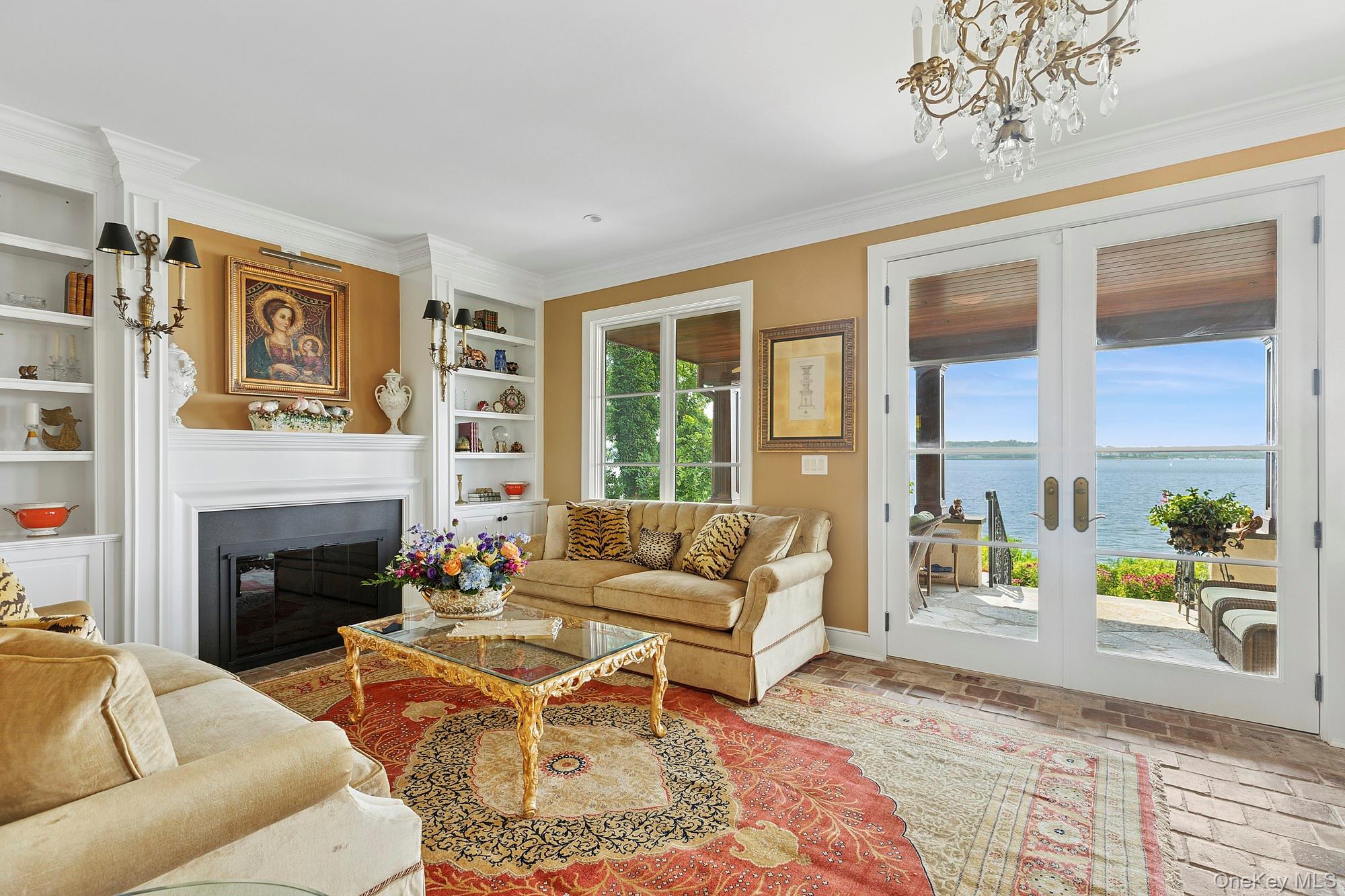 353 Centre Island Road