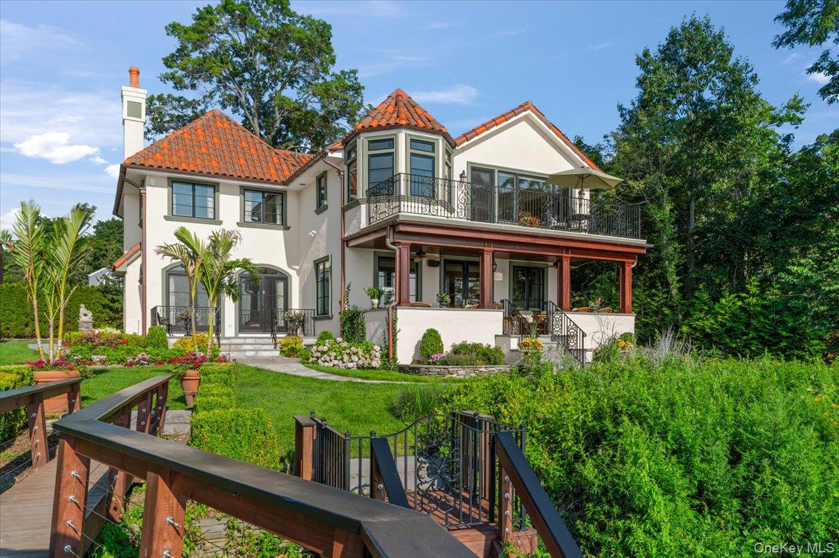 353 Centre Island Road