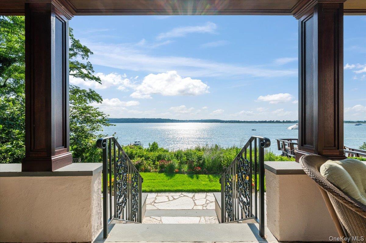 353 Centre Island Road