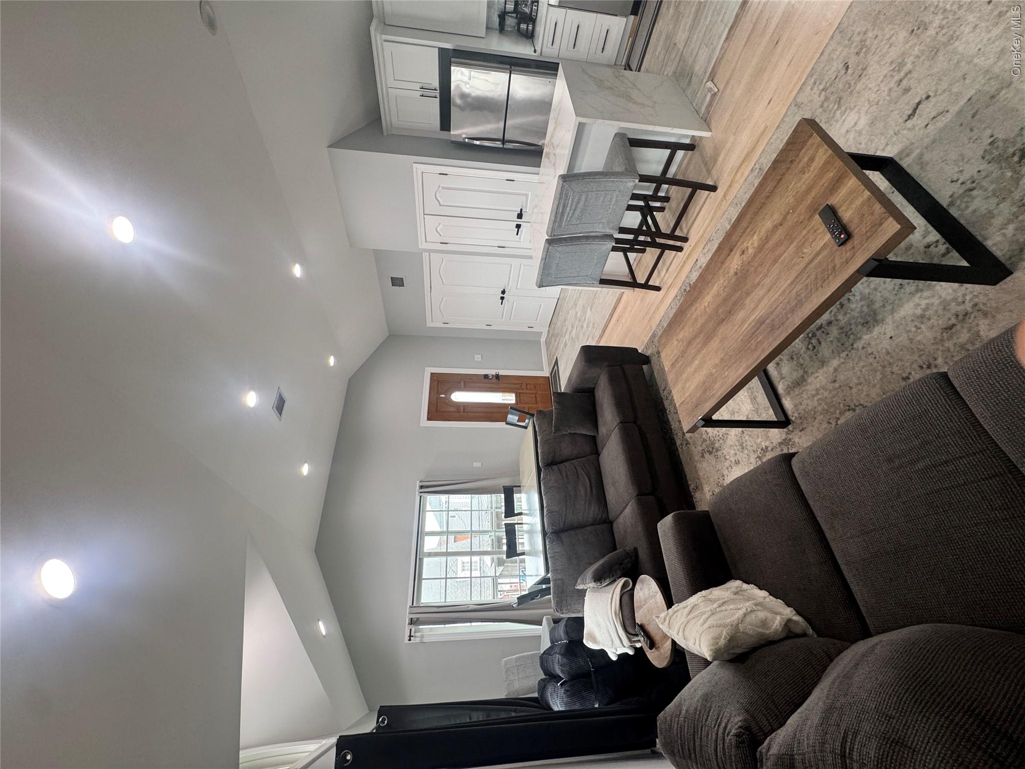 68 Brookline Avenue Unit: upper