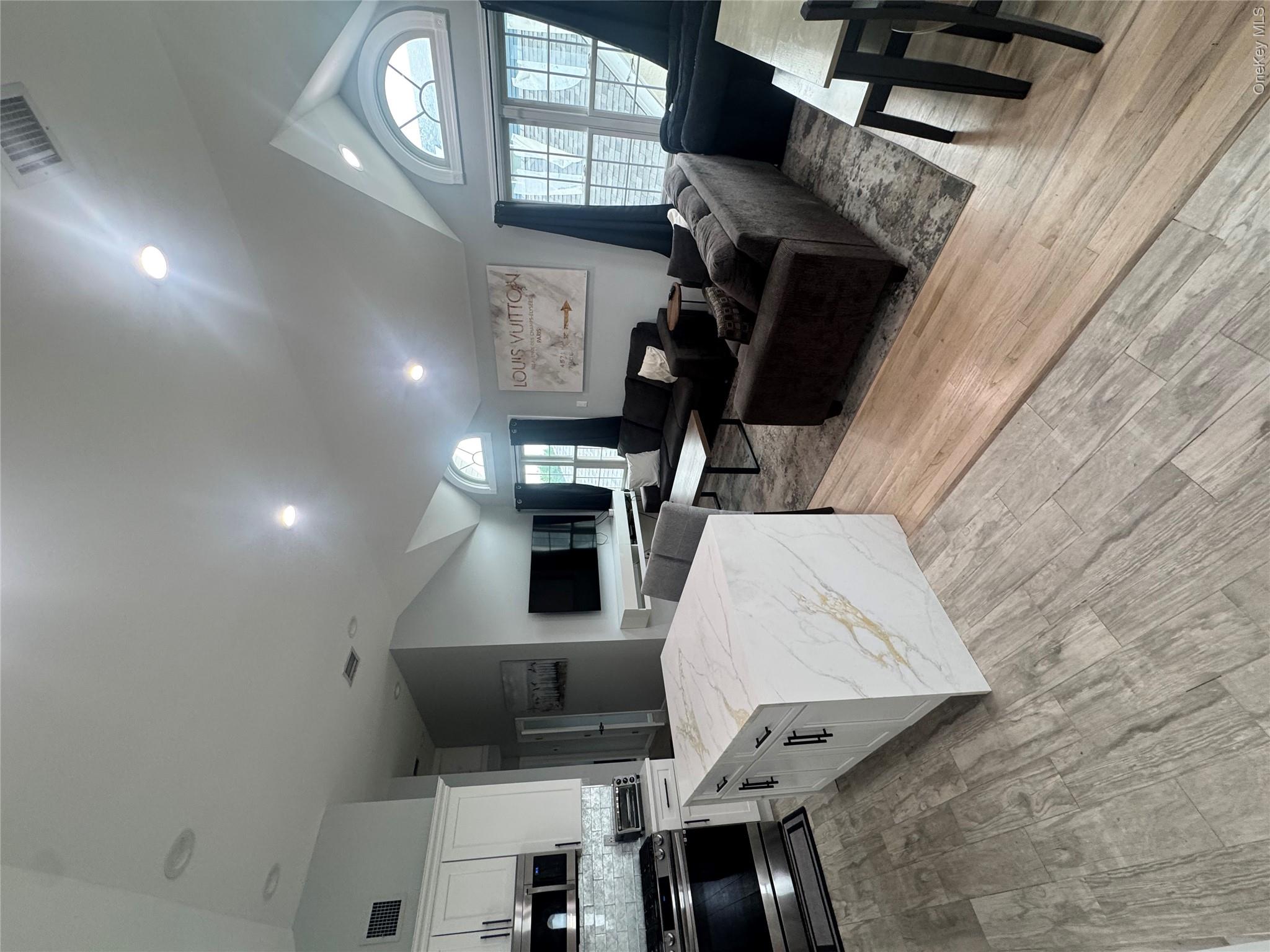 68 Brookline Avenue Unit: upper
