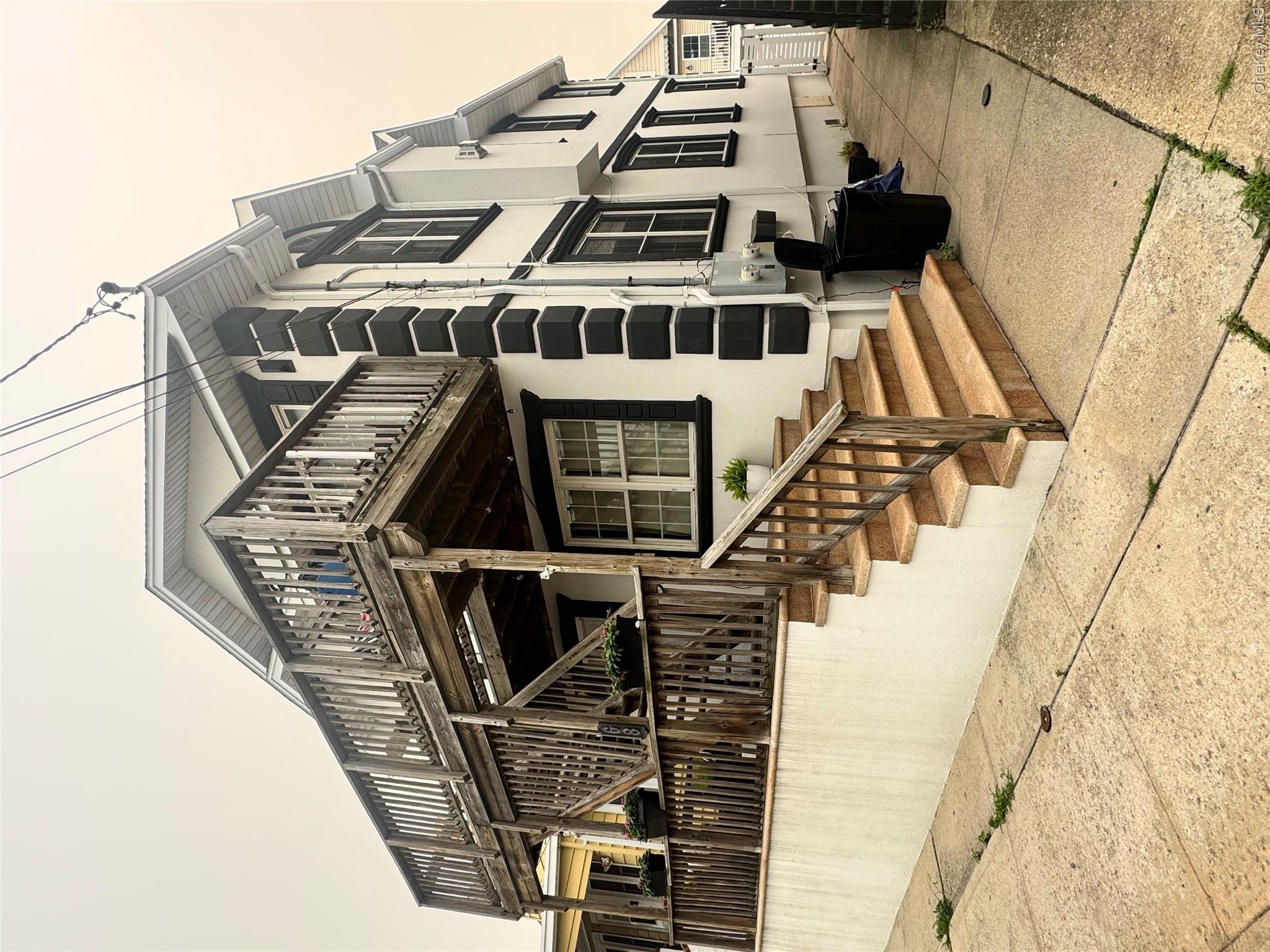 68 Brookline Avenue Unit: upper