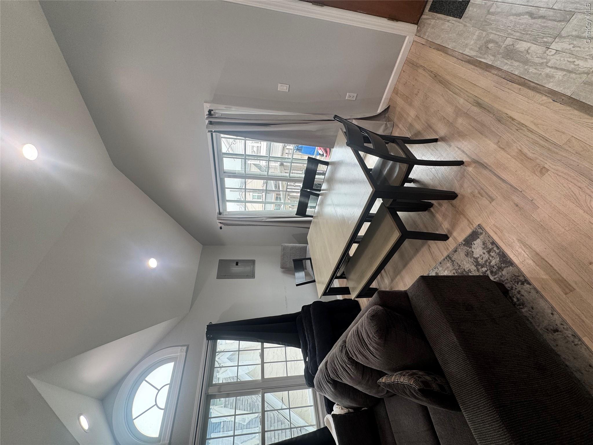 68 Brookline Avenue Unit: upper