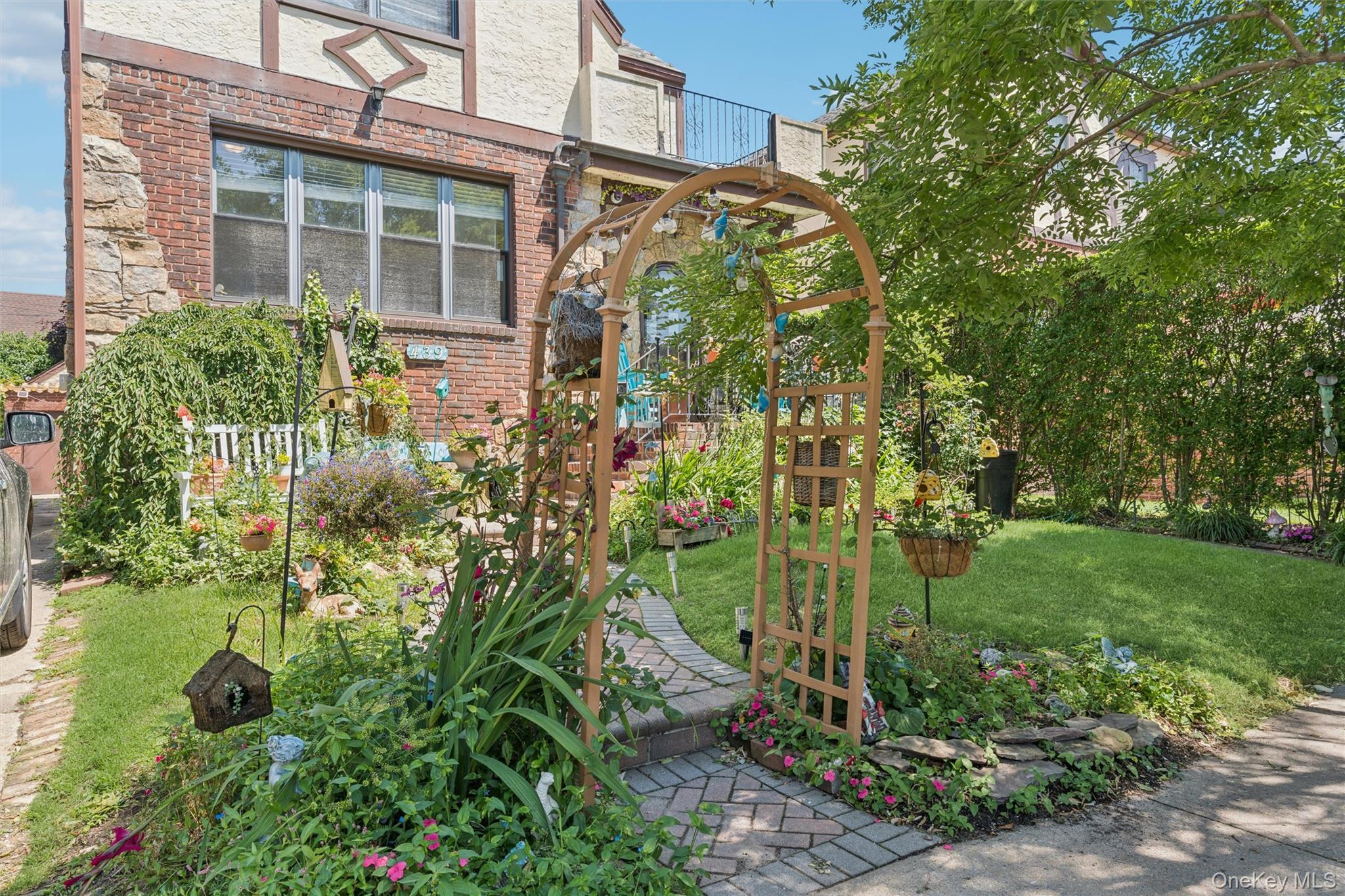 439 W Olive Street