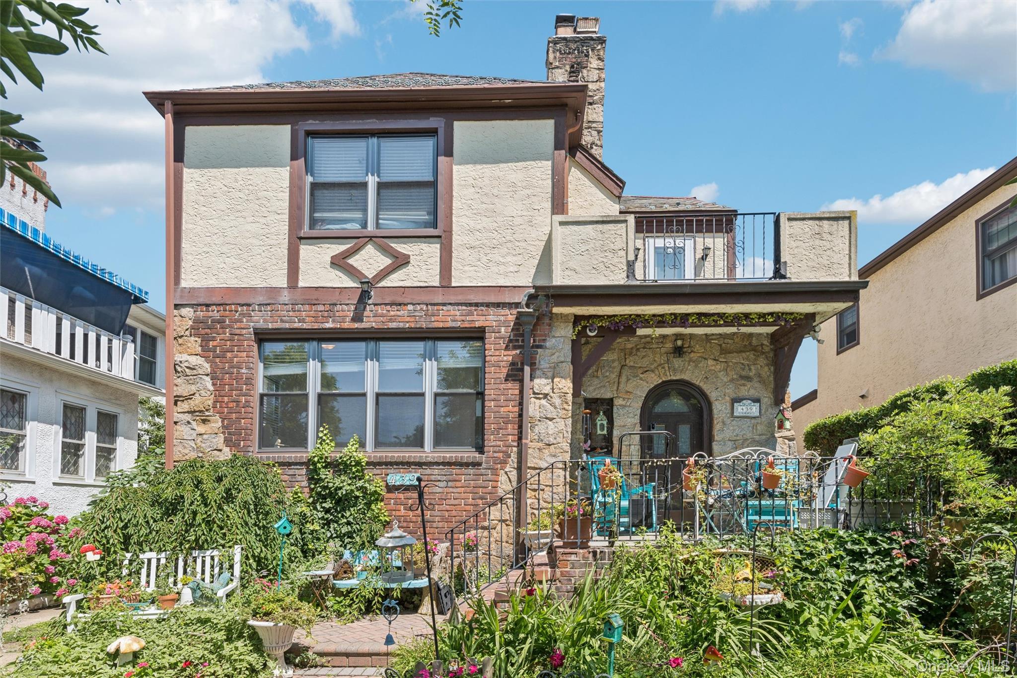 439 W Olive Street