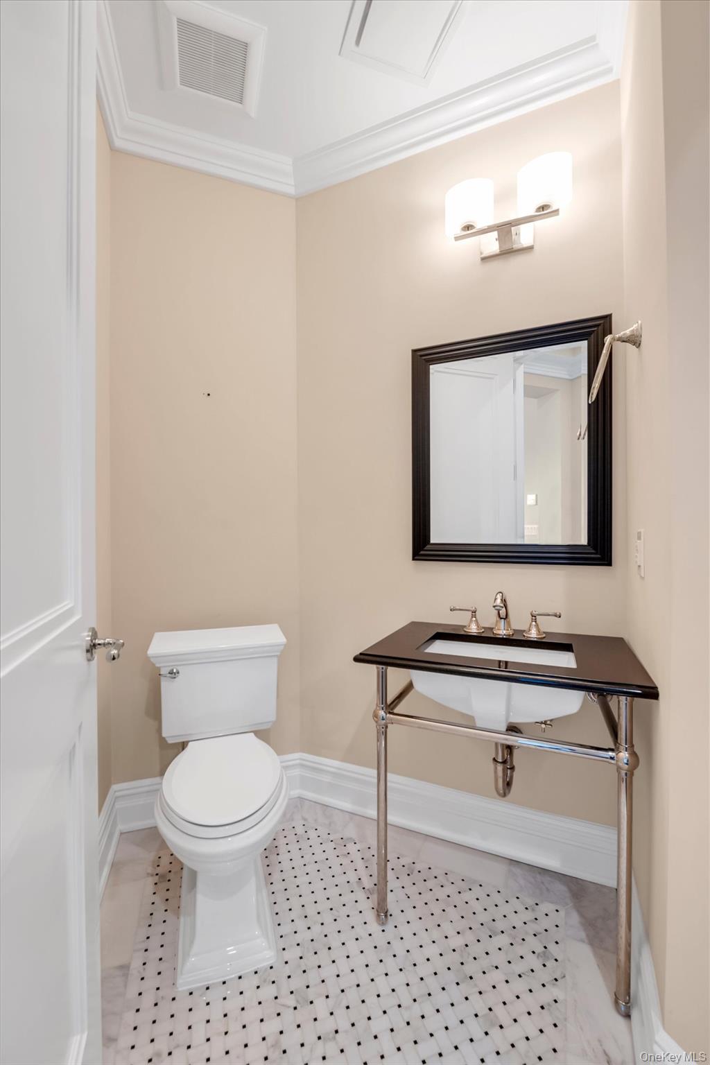 3000 Royal Court Unit: 3107