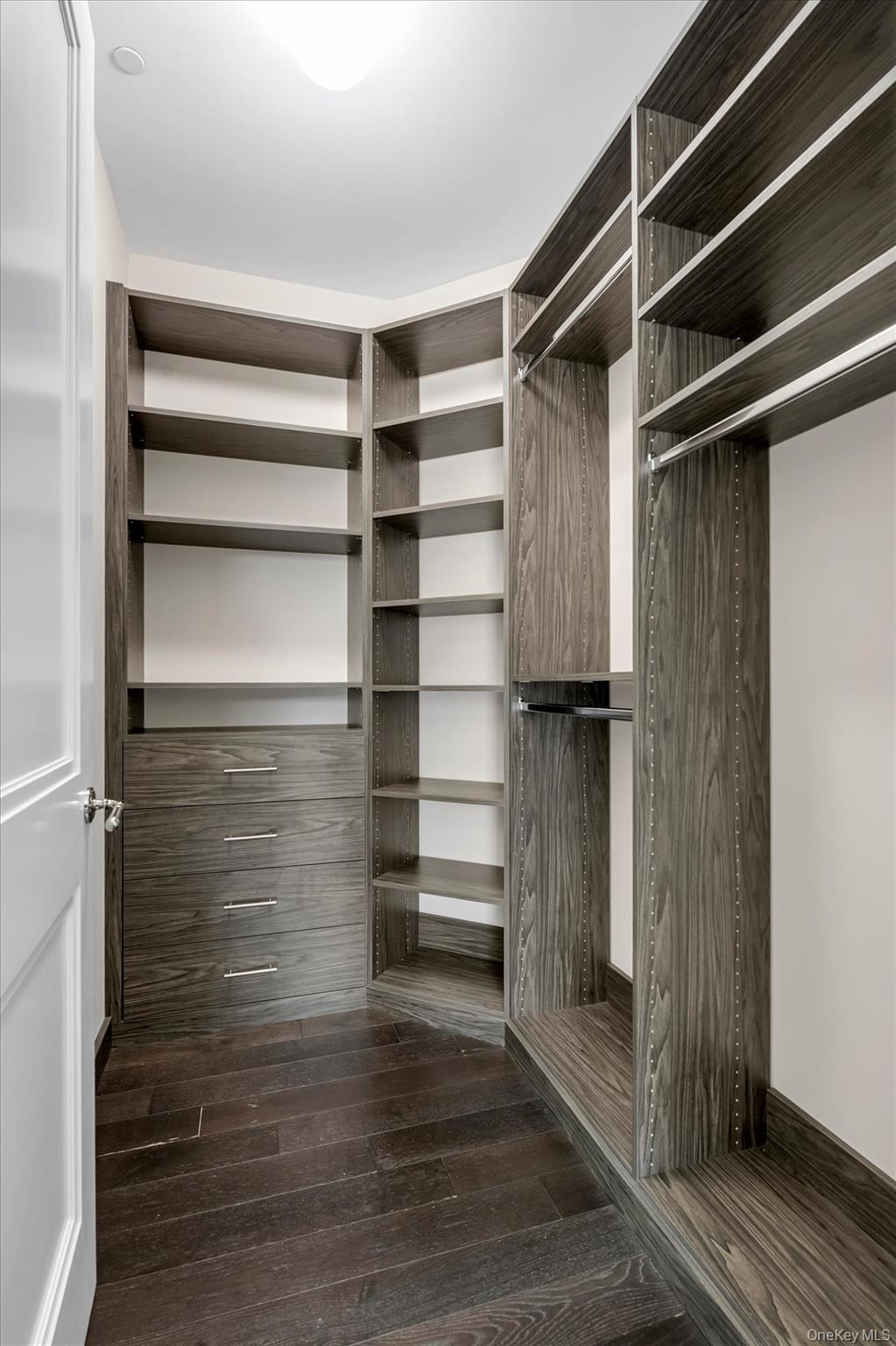 3000 Royal Court Unit: 3107