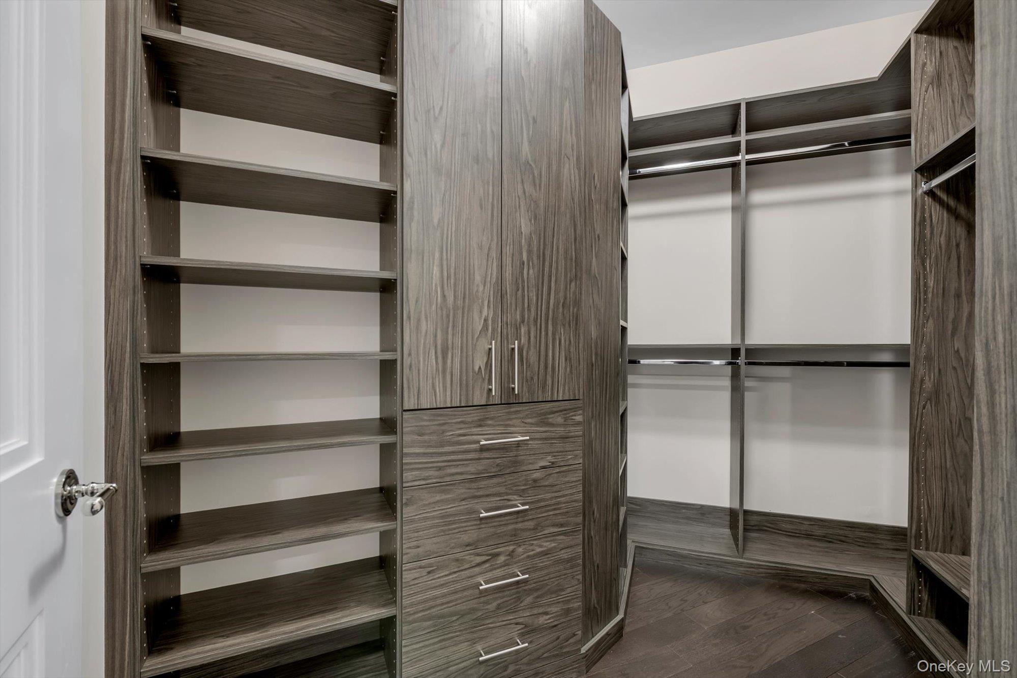 3000 Royal Court Unit: 3107