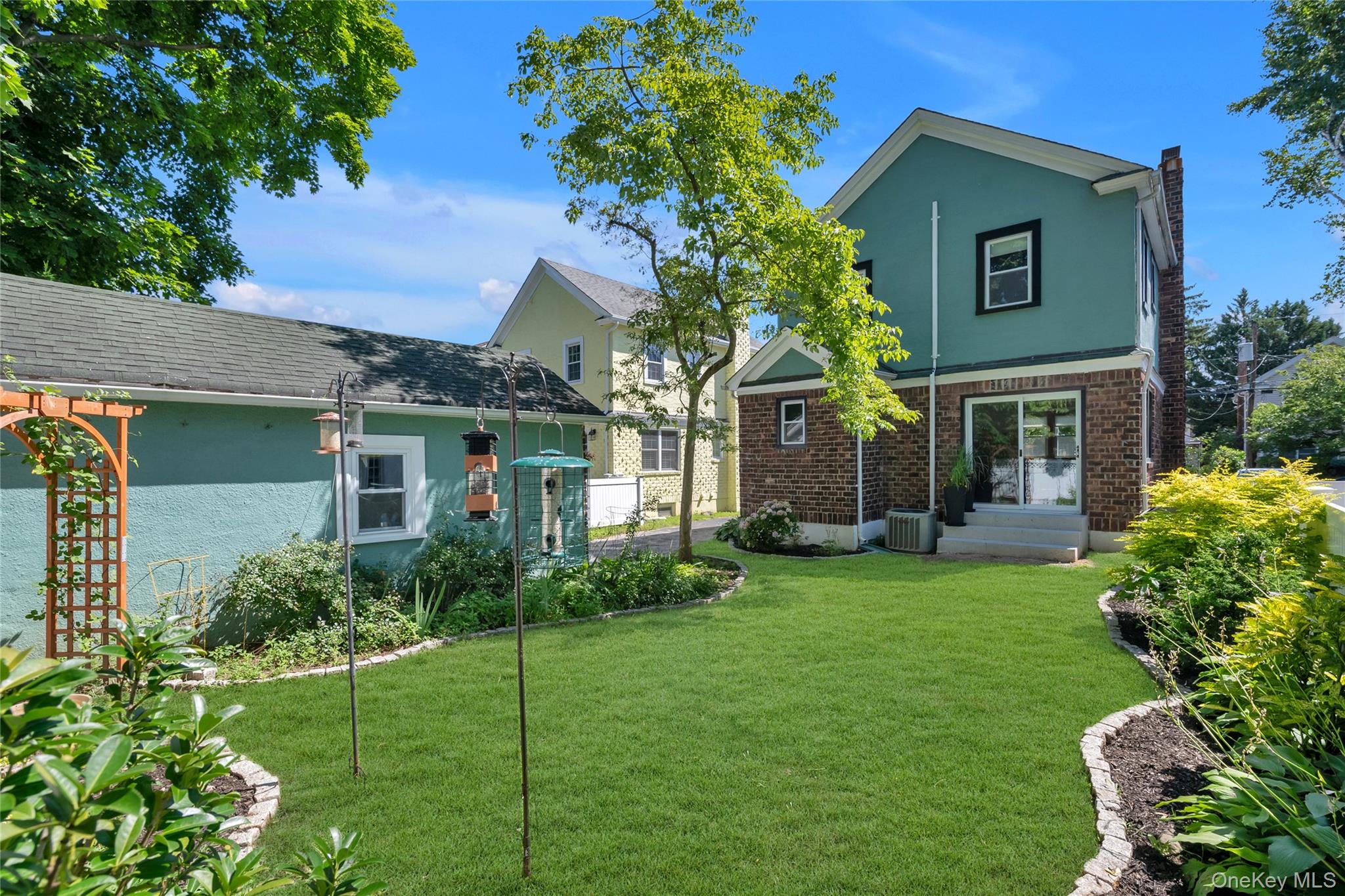 48 Hillview Avenue