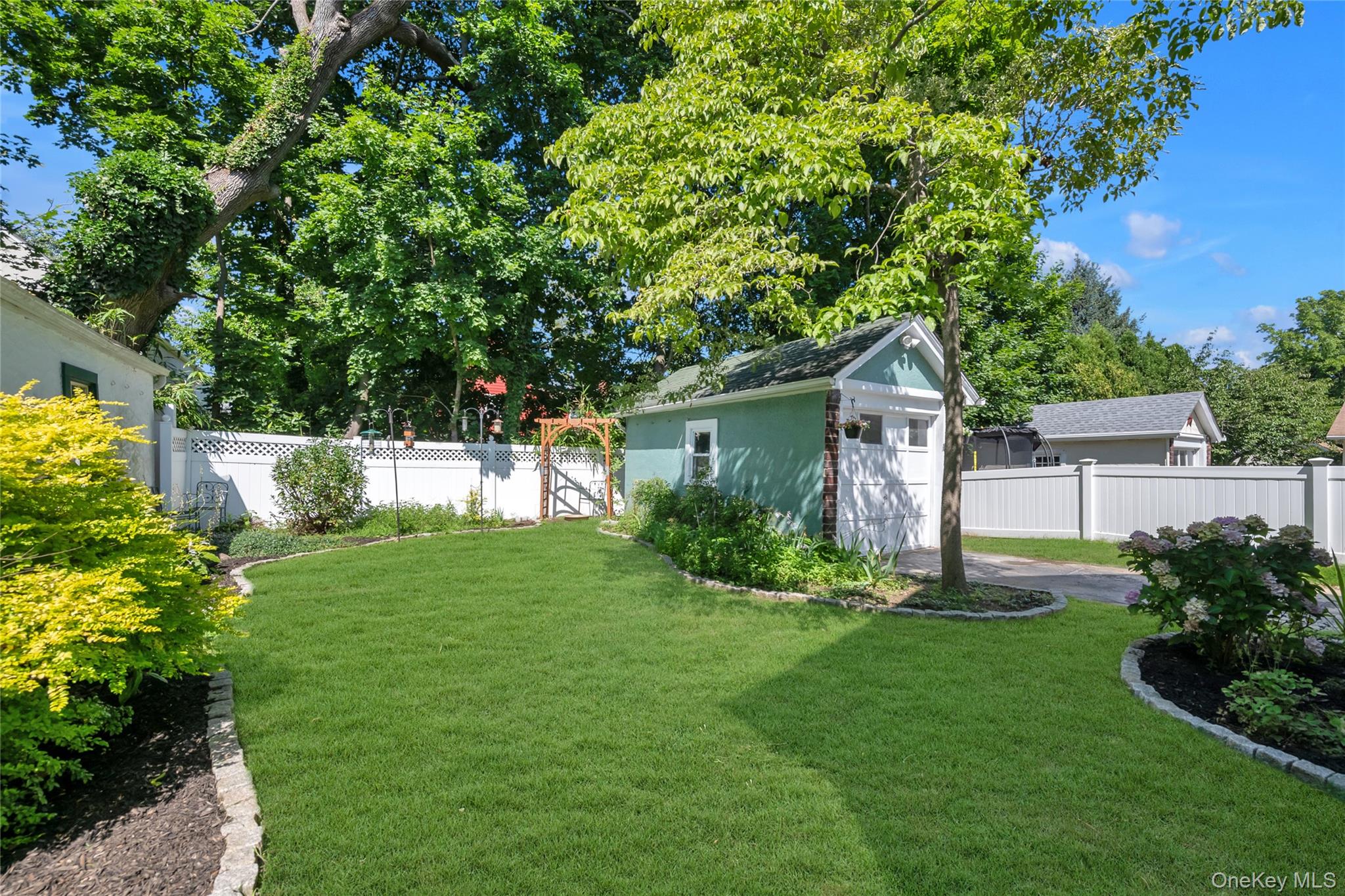 48 Hillview Avenue