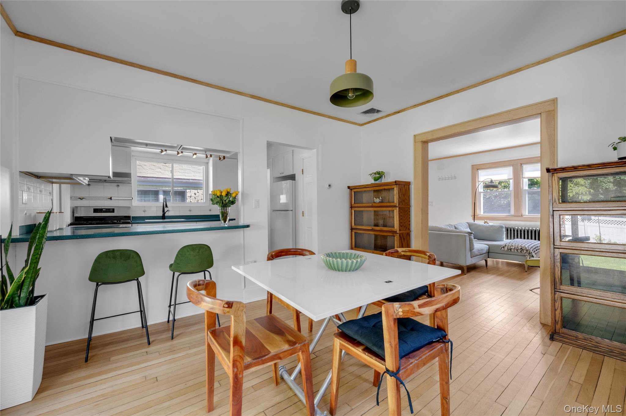 48 Hillview Avenue
