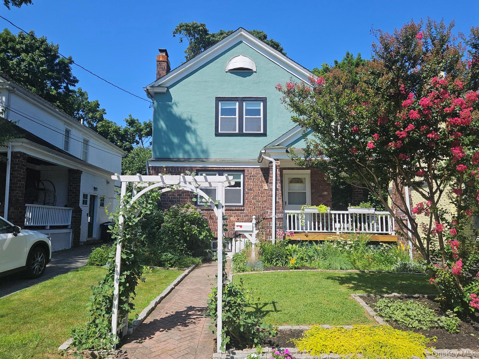 48 Hillview Avenue