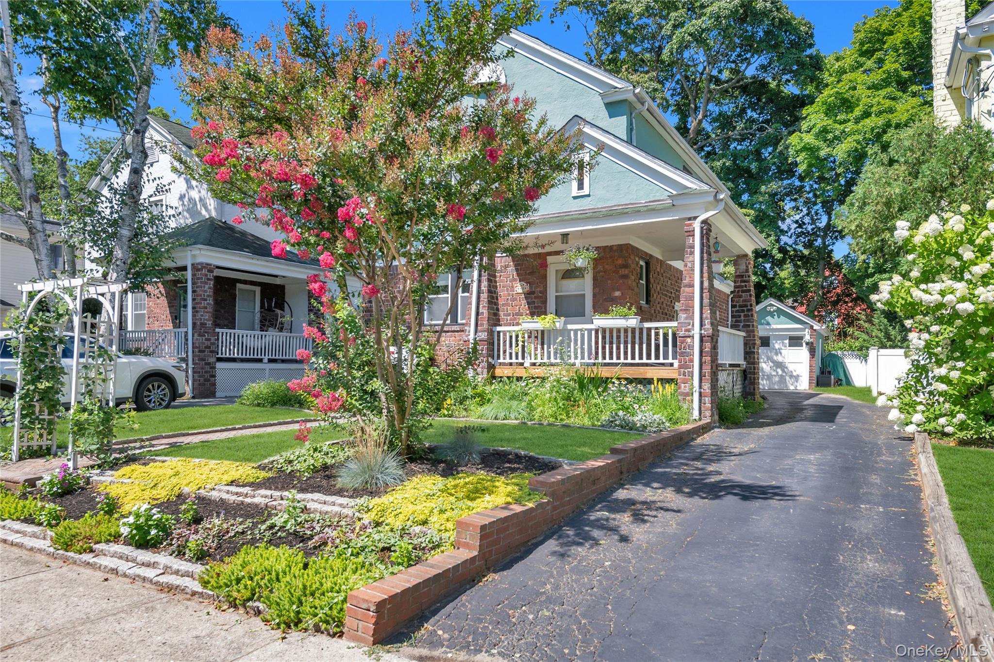 48 Hillview Avenue